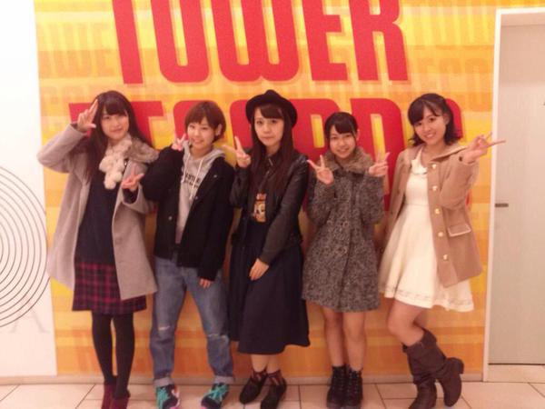 KOBerrieS 昨日はタワーレコード神戸店さんでの『思い出エール』のリリースイベントにお越し下さった皆さんありがとうございました！神戸で初めて新曲を披露させて頂いたのですが神戸ならではのアットホーム感がありました🏠プレゼントもありがとうございます💓 