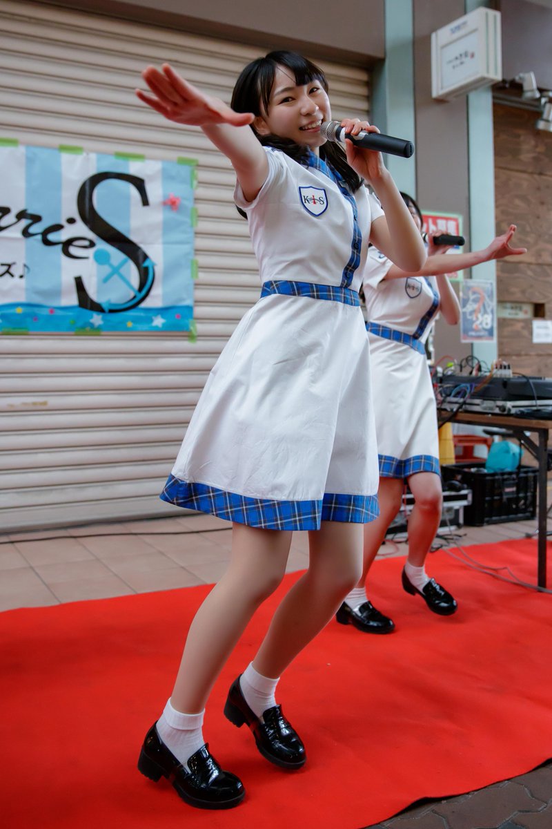KOBerrieS 2018.02.17（土）KOBerrieS♪のミニライブ 第一部 於：新長田一番街商店街神戸発のアイドルKOBerrieS♪の地元商店街を盛り上げるライブ！寒くて風の強い中でしたが大勢の観客の前で元気に歌と踊りを披露してくれました。「みいな」こと森島みなみちゃんその22 #KOBerrieS https://t.co/b4X61HpBU6