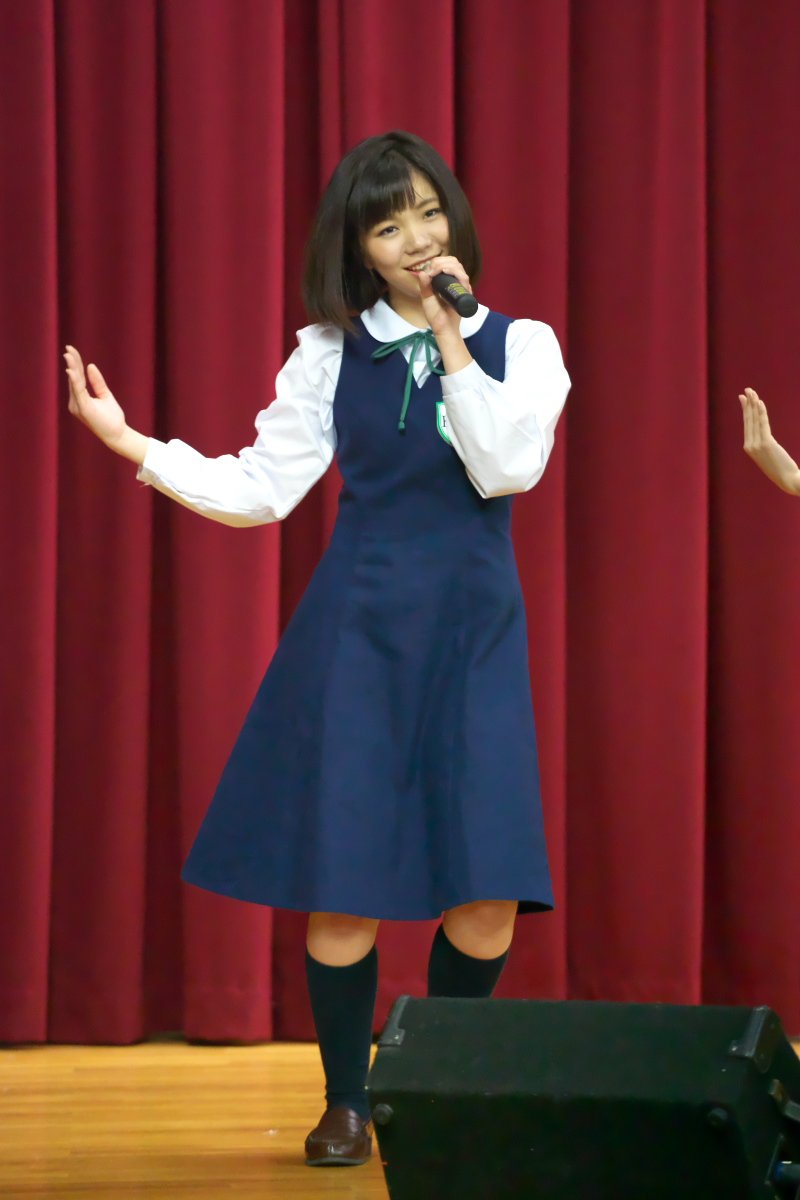KOBerrieS KOBerrieS♪　8thシングル『F or L』リリースイベント（2018/3/3　神戸市長田区・ふたば学舎）（4/5）KOBerrieS♪としての初ステージであるにもかかわらず4曲もマスターされていたのには驚きました。#KOBerrieS♪　#花城沙弥 さん　#さーや　#レスと思っていたらずれていました https://t.co/kKV95UK7T4