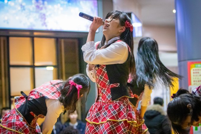 2019/1/17 震災復興フリーライブONEHEART@神戸新長田1番街商店街 SO.ON project
#花城沙弥 やっぱり花城さん推してしまいますね。コウベリにはない激しいダンスを見て、彼女の魅力を再発見しました。無限の可能性を持ってるな...
#SOONPROJECT https://t.co/A4Sm7DZq45