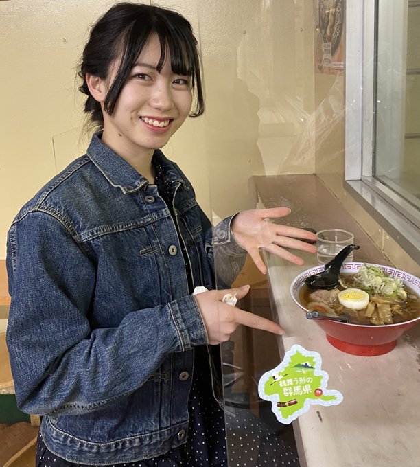 昨日、莉子と2人で行った高崎駅前西口の立ち食いそば屋さんで食べた実に普通の醤油ラーメン🍜めちゃめちゃ美味しかったです。

一度スルーして改札まで行ったのですがスタッフがなんか気になって莉子にラーメンでも大丈夫？と聞いて一緒に戻って食べに行きました（続く） https://t.co/hJsXZBN6Sk