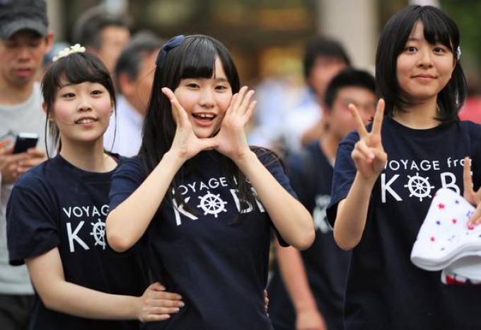 KOBerrieS♪ at 神戸まつり2015パレード

３期生　一同！ 