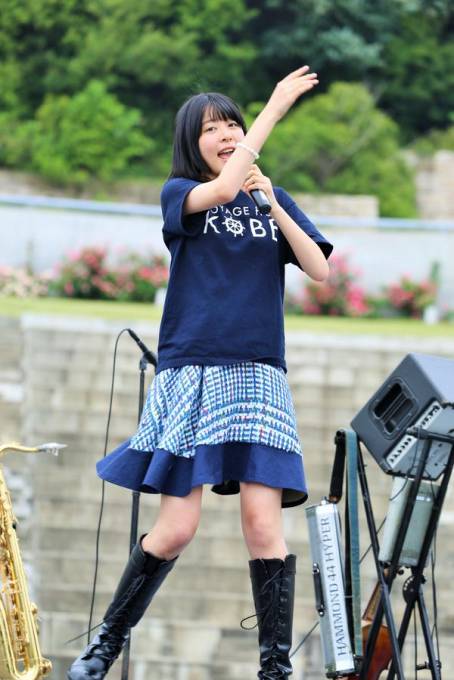 しおりさん⑤
いやー、最年少とは思えません。
なんでしょうね、この子はｗ
とにかく、KOBerrieS♪をお願いします！！
#ひょうごバーガー博覧会 
#兵庫ご当地アイドルフェスタライブ 