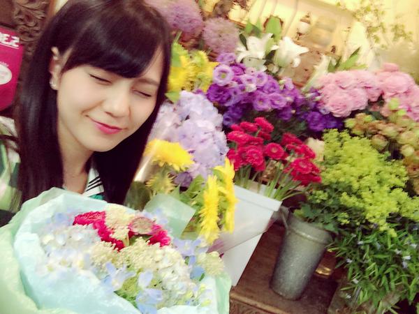 KOBerrieS 岡本商店街PR隊任命式にお越しくださった皆さんありがとうございました♡ステージ、そして『花かんざし』さんで1日店長させて頂きました🌹来てくださった皆さんありがとう♡愛する人への花を買えたかな？(笑)は〜。充実した1日でした☺️♡ 