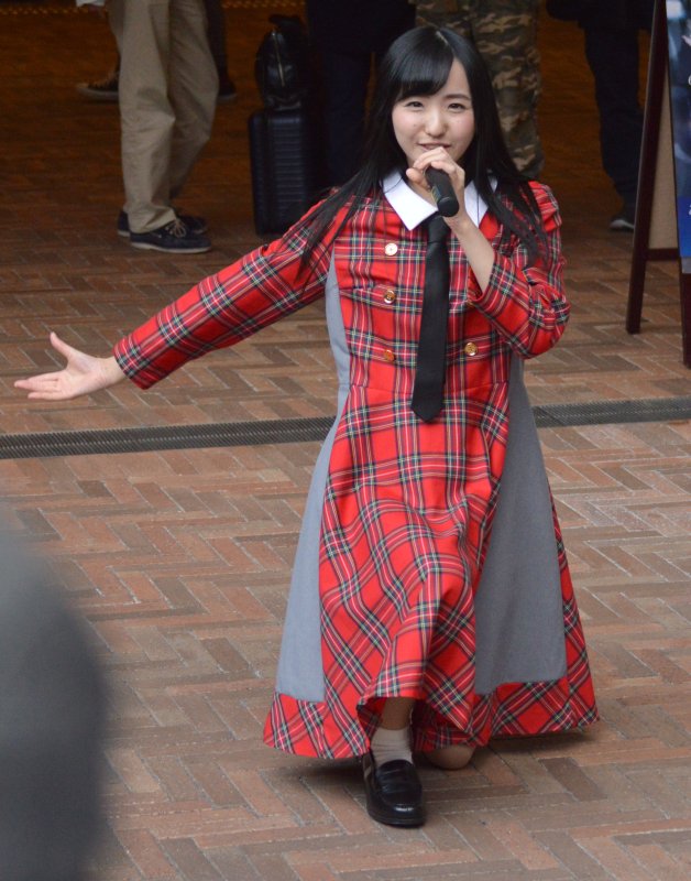 KOBerrieS 今日の神戸国際会館階段広場2部のKOBerrieS♪の藤本あきなさん#KOBerrieS #AKN https://t.co/f1OeD8K0GQ