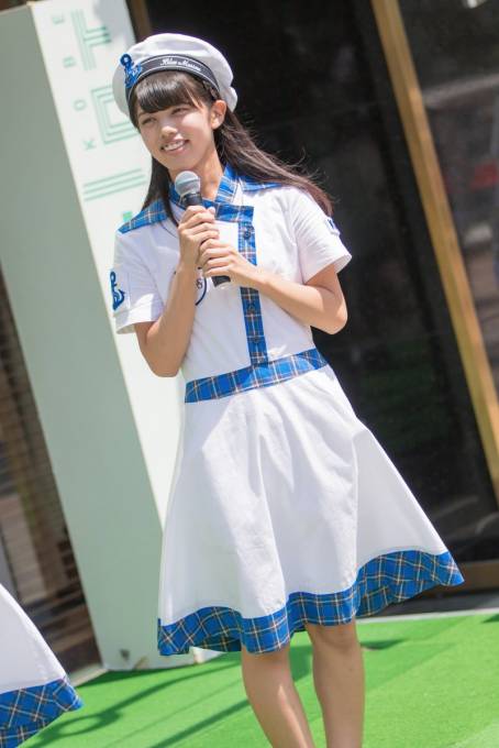 2017/8/19 フリーライブ@ミント神戸前 神戸のアイドルグループ KOBerrieS♪ ライブ中笑顔を絶やさない姿勢がおじさん心をとてもくすぐります。帽子がかわいくて似合ってます。 #岡野春香 #はるる その1 https://t.co/o0fhUbidKz