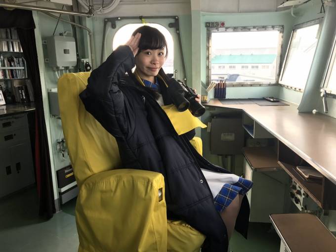 護衛艦 しまかぜの艦橋に入らせて頂きました。艦長席、司令席に座らせて頂き感動しています⚓︎✨ https://t.co/mwqyFKatkp