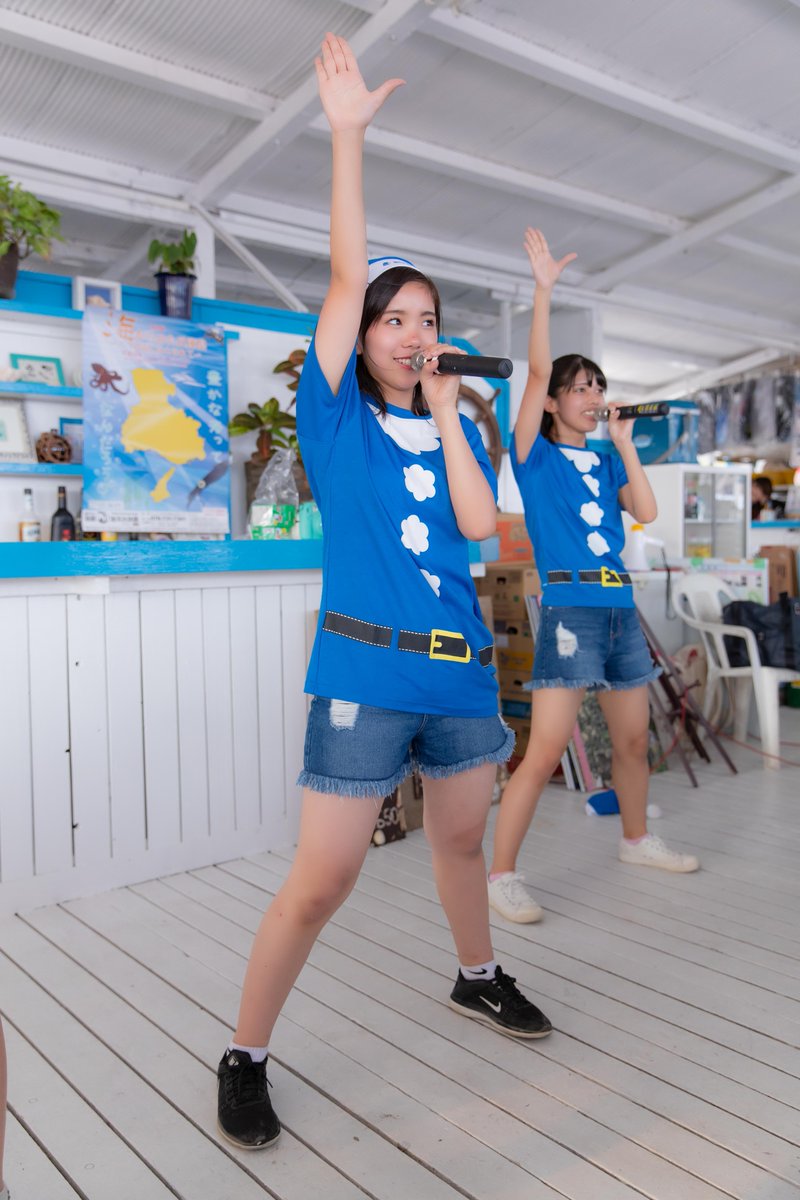 KOBerrieS 2018.07.16(祝・月)神戸海さくら第69回クリーンアップ「BLUE SANTAビーチクリーン」昼間とは打って変わって涼しくなった須磨ビーチでKOBerrieS♪のライブ店内でも場所をいっぱいに使ってのステージでした。その11「さーや」こと花城沙弥さん#KOBerrieS#花城沙弥 https://t.co/pWoCYJD3En