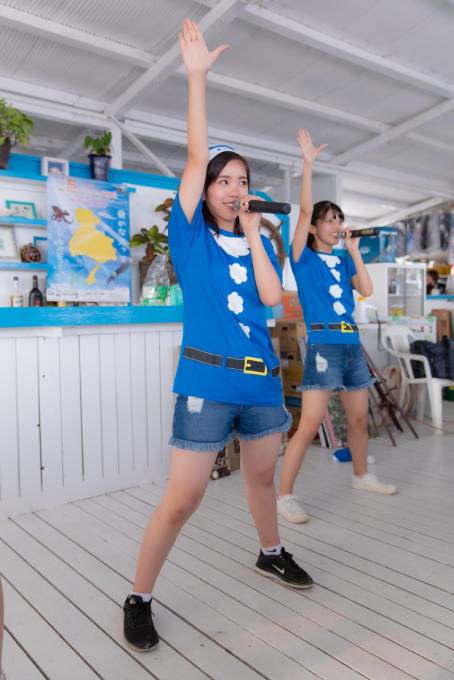 2018.07.16(祝・月)神戸海さくら第69回クリーンアップ
「BLUE SANTAビーチクリーン」
昼間とは打って変わって涼しくなった須磨ビーチでKOBerrieS♪のライブ
店内でも場所をいっぱいに使ってのステージでした。
その11
「さーや」こと花城沙弥さん
#KOBerrieS
#花城沙弥 https://t.co/pWoCYJD3En