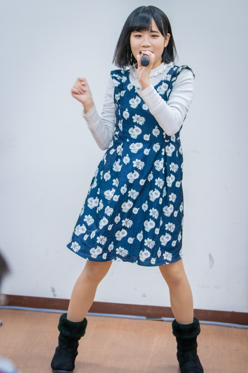 KOBerrieS 2018/12/9 神戸新長田 歌居屋SPライブ  KOBerrieS♪ 推しに会うときのために買ったという私服がかわいかったです。しかしゆりちゃんの推しと推し被りになると敵視されるので気をつけないと！笑 髪も短くなってどんどんかわいくなってます。 #小形優莉 #ゆり https://t.co/NwL39Vd9kJ