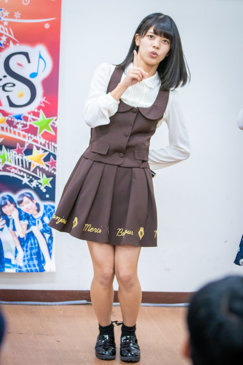 KOBerrieS 2018/12/9 神戸新長田 歌居屋SPライブ  KOBerrieS♪ 私服がすごく高貴です... セバスチャンに送り迎えしてもらってそう。#セバスチャンとは #岡野春香 #はるる https://t.co/2wkYN3UZAD