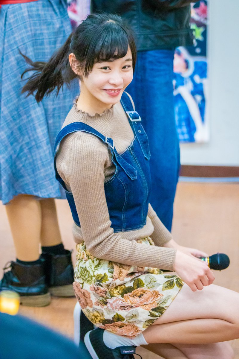 KOBerrieS 2018/12/9 神戸新長田 歌居屋SPライブ  KOBerrieS♪ なんかお茶のコスパにこだわりがあるということは分かりましたw タピオカも我慢しないで飲めるように頑張ってください！ 今年中にやりたいこと「カメラロールの整理」はあるある！と思った。僕もやらないと... #大出姫花 #ひめ https://t.co/OWKI8w9AAE