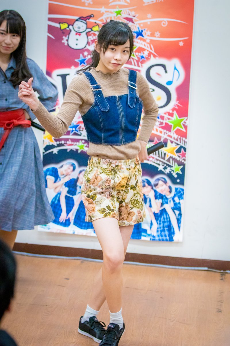 KOBerrieS 2018/12/9 神戸新長田 歌居屋SPライブ  KOBerrieS♪ なんかお茶のコスパにこだわりがあるということは分かりましたw タピオカも我慢しないで飲めるように頑張ってください！ 今年中にやりたいこと「カメラロールの整理」はあるある！と思った。僕もやらないと... #大出姫花 #ひめ https://t.co/OWKI8w9AAE