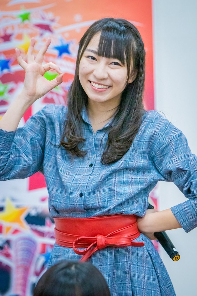 KOBerrieS 2018/12/9 神戸新長田 歌居屋SPライブ  KOBerrieS♪ なんでか分かりませんけど、みいなが生き生き伸び伸びしていました。なんでか分かりませんけどー！ 私服がコウベリの昔の衣装にちょっと似てると思いました。 #森島みなみ #みいな https://t.co/gmab5yt9N8
