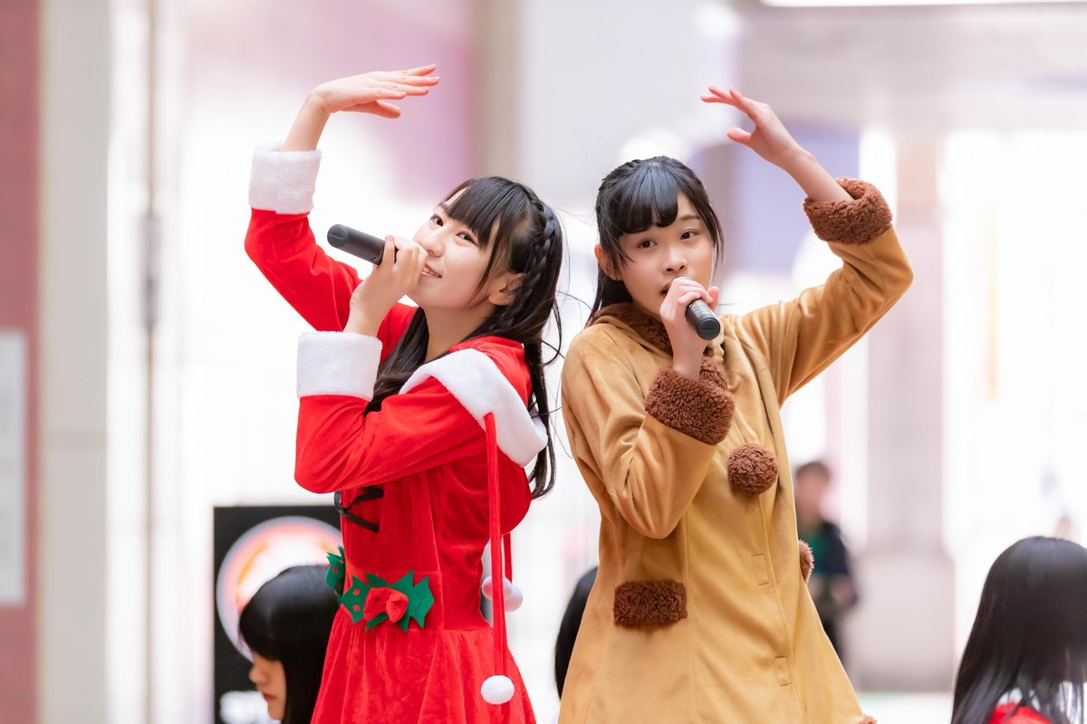 KOBerrieS 2018.12.15（土）『YENA☆&KOBerrieS♪クリスマスイベント』於：アスピア明石１階アトリウムコート明石のご当地アイドルYENA☆と神戸発のアイドルKOBerrieS♪のコラボイベント！その22KOBerrieS♪の「みいな」こと森島みなみさんと「ひめ」こと大出姫花さん#KOBerrieS#タワーレコード明石店 https://t.co/RyX0CybcjX