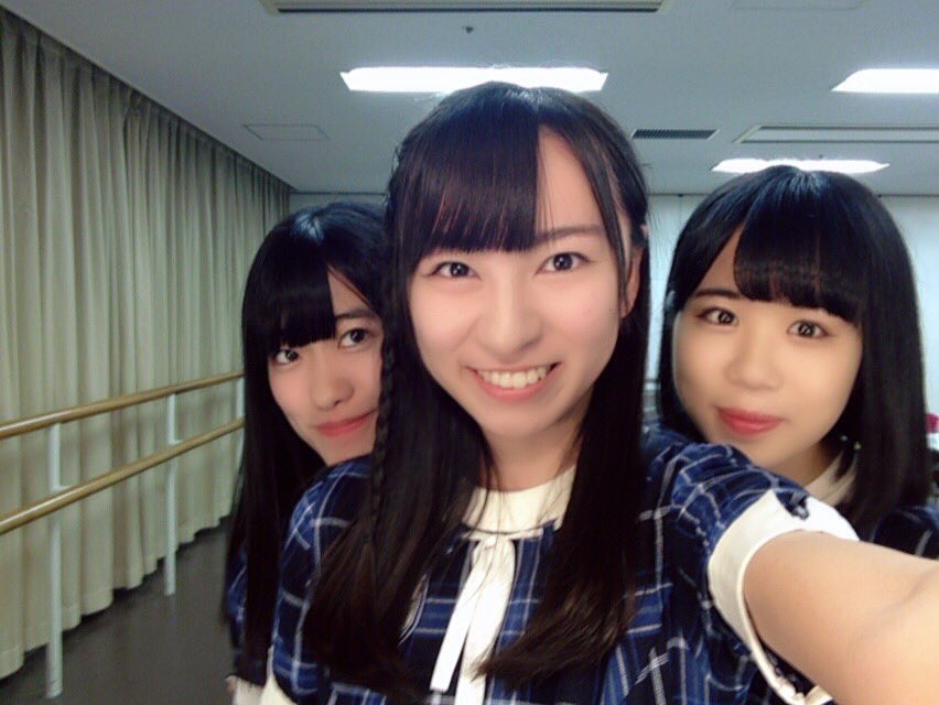 森島みなみ(みいな)の画像 KOBerrieS 神戸国際会館で野田高校の芸術鑑賞会に出演させて頂きました😆❤️こんなみんな盛り上げてくれると思ってなかったからガチで嬉しすぎて感動した😭野田高校のみんなの迫力が💥笑圧倒されました🐻テストお疲れ様やね💓今日、みんなと出会えてよかった😊🍄一生の思い出をありがとう😘💌#KOBerrieS https://t.co/O1hxoTiP6H