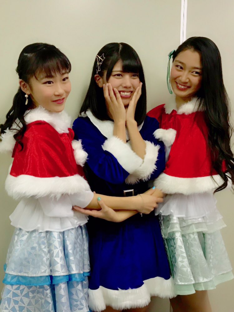 KOBerrieS タワーレコード明石店presents｢#YENA☆ & #KOBerrieS♪ クリスマスイベント｣ありがとうございました🎄❄今回は交代でステージに立つ新鮮なライブで、YENA☆さんのパフォーマンスも間近で観れました✨コラボチェキ撮るのも楽しかった～📸YENA☆さん、これからもよろしくお願いします🥰 https://t.co/bsyDziOY4R