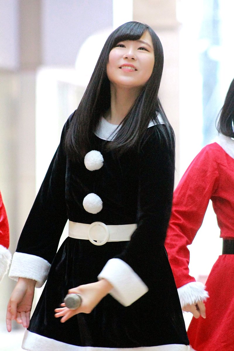 KOBerrieS タワレコ明石店present YENA ☆ KOBerrieS ♪ クリスマスライブKOBerrieS ♪ まぁちゃん！#KOBerrieS #黒谷真琴#タワレコ明石 https://t.co/5QpgwXjfur
