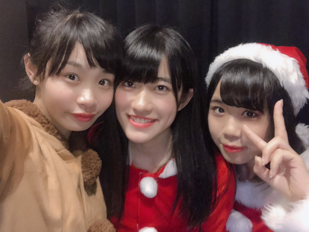 KOBerrieS SSSファイナル XmasSPライブ🎅ありがとうございました🕺ついにseasonライブファイナル～～もう冬か😳早いなぁってしみじみ感じてました❋思い出いっぱい🥰遠くから来てくれた方もいて嬉しかったなぁ😆k-waveさんからお菓子頂いたよ∩^ω^∩❤️#KOBerrieS https://t.co/EvHhZVmnFC