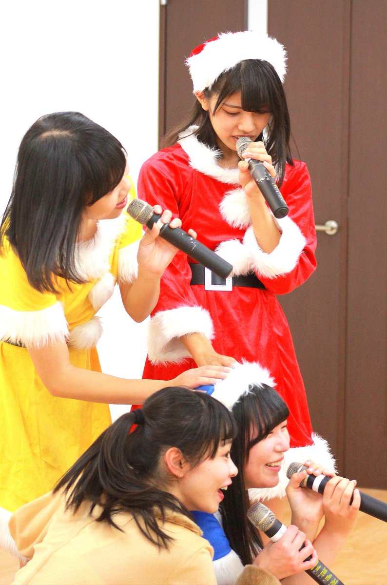 KOBerrieS KOBerrieS ♪ X'masイブSP ライブ❗思い出エールでみんなになでなでされてゆるキャラぶりを発揮したまぁちゃん‼️#KOBerrieS #クリスマスイブ#黒谷真琴#ゆるキャラ https://t.co/Pq7psVRDes
