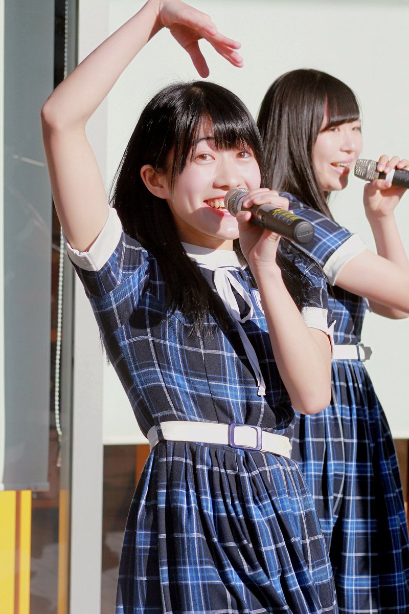 KOBerrieS はたちの献血キャンペーンミント神戸ステージイベントKOBerrieS ♪ おりさ！#KOBerrieS #花尾理彩#はたちの献血 #ミント神戸 https://t.co/0HmH4h4blZ