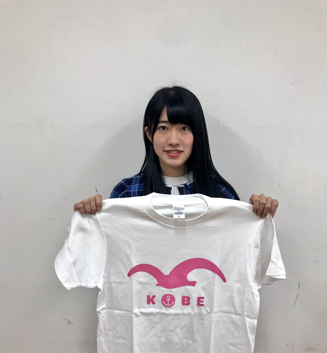 KOBerrieS #KOBerrieS グッズ#カモメTシャツ1枚¥3,000（新春特価）（購入者特典メンバー1名からサイン）明日15:00から先行発売致します。 https://t.co/AOEp3Fm6gU