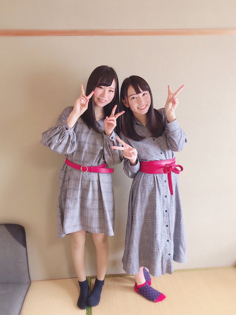 KOBerrieS みなみが寄りやったから真琴は引きで。違いは袖の形とスカートの長さだけです笑笑おやすみいな🍄♡ https://t.co/vplz9pzFon