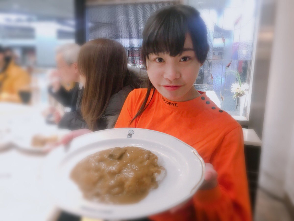 KOBerrieS 昨日ねインディアンカレー食べたよ( ^^ )いやぁぁぁ。ピリ辛すぎて大人の味🤦‍♀️普段カレー食べる時、甘口しか食べへんくて辛口食べることは一生ないかもって思ってたから食べれて嬉しかった！新しい体験よっしゃ！笑いつかスラスラ食べれるようになりたいなぁ～～ https://t.co/QPirSutVza