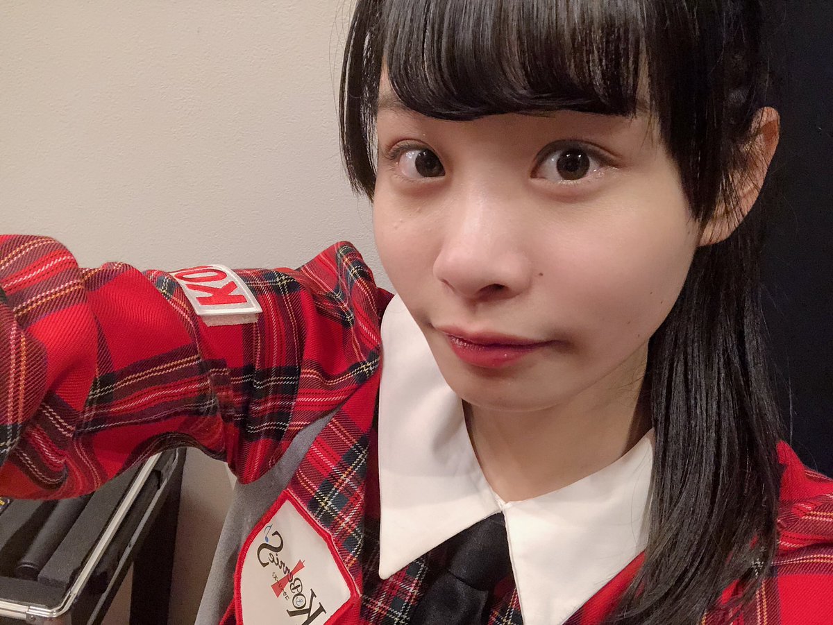 KOBerrieS 定期公演でサインが変わりました！新しい方の結構好評で嬉しかった🥰もうちょっとかっこよく書けるように練習するわね～～～おやすみかん🍊 https://t.co/plqW0GDX9t