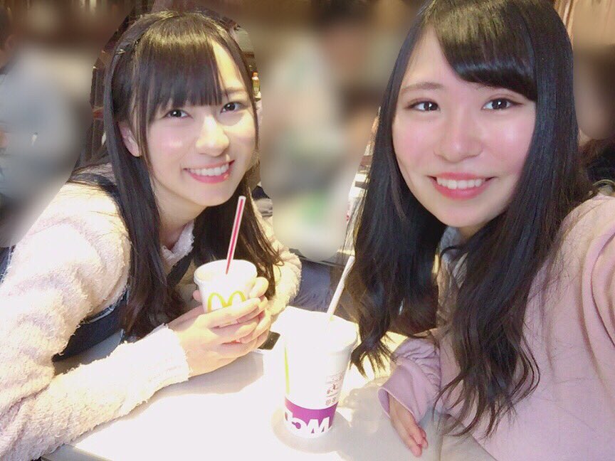 KOBerrieS 昨日ね、みなみとデートしてきました〜わかりにくいかもやけどトップスがピンクでスカートがデニムなん地味にお揃いやったんじわる笑笑みなみとおったら永遠に喋れるから同期最高！ってなりました👐ってツイートしようと思ったら寝てた😂今日も1日頑張りまぁちゃん🙆🏻‍♀️ https://t.co/C9km9zGtmP