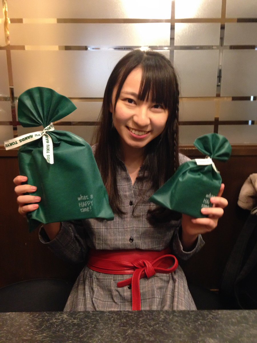 森島みなみ(みいな)の画像 KOBerrieS 森島みなみ19歳です♡（笑）人生で初めてのお酒は、お父さんと飲むって決めてるんだぁ〜😆💕いつも誕生日って、別に対してわくわくもせーへんかったけど、10代じゃなくなるってこんなにドキドキするんだね（笑）あー謎に緊張するw20歳になってもよろしくね🙈🍄 https://t.co/9TjjLlBgkT
