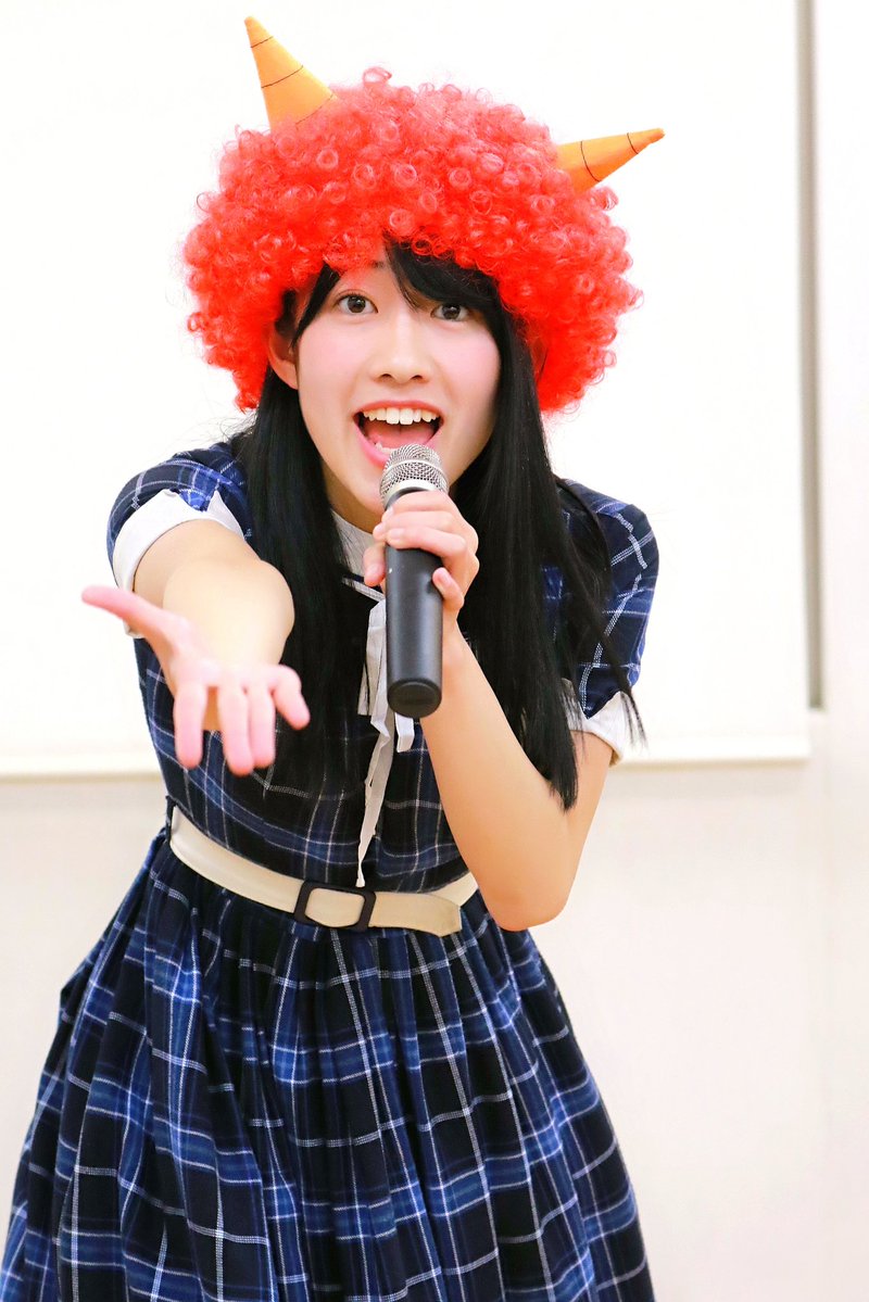 KOBerrieS 新長田大節分祭KOBerrieS ♪ おりさ！最近はおじいちゃんの人気も急上昇でいつもファンと一緒に楽しんでる姿はやはりアットホームな現場ですね！#KOBerrieS #花尾理彩 https://t.co/aexvw8oKh4