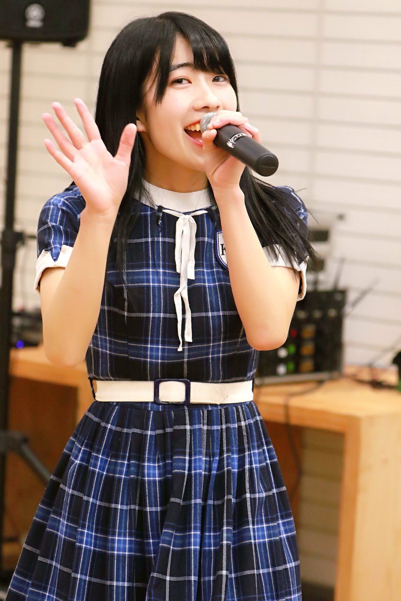 KOBerrieS 東急ハンズ三宮店KOBerrieS ♪ スペシャルライブおりさ！いつも端で撮ってるけどいつもよく目が合う(カメラ越し)どちらかと言うと撮りやすいのでいつも助かります❗#KOBerrieS #花尾理彩#東急ハンズ三宮店 https://t.co/6EEKkpviRj