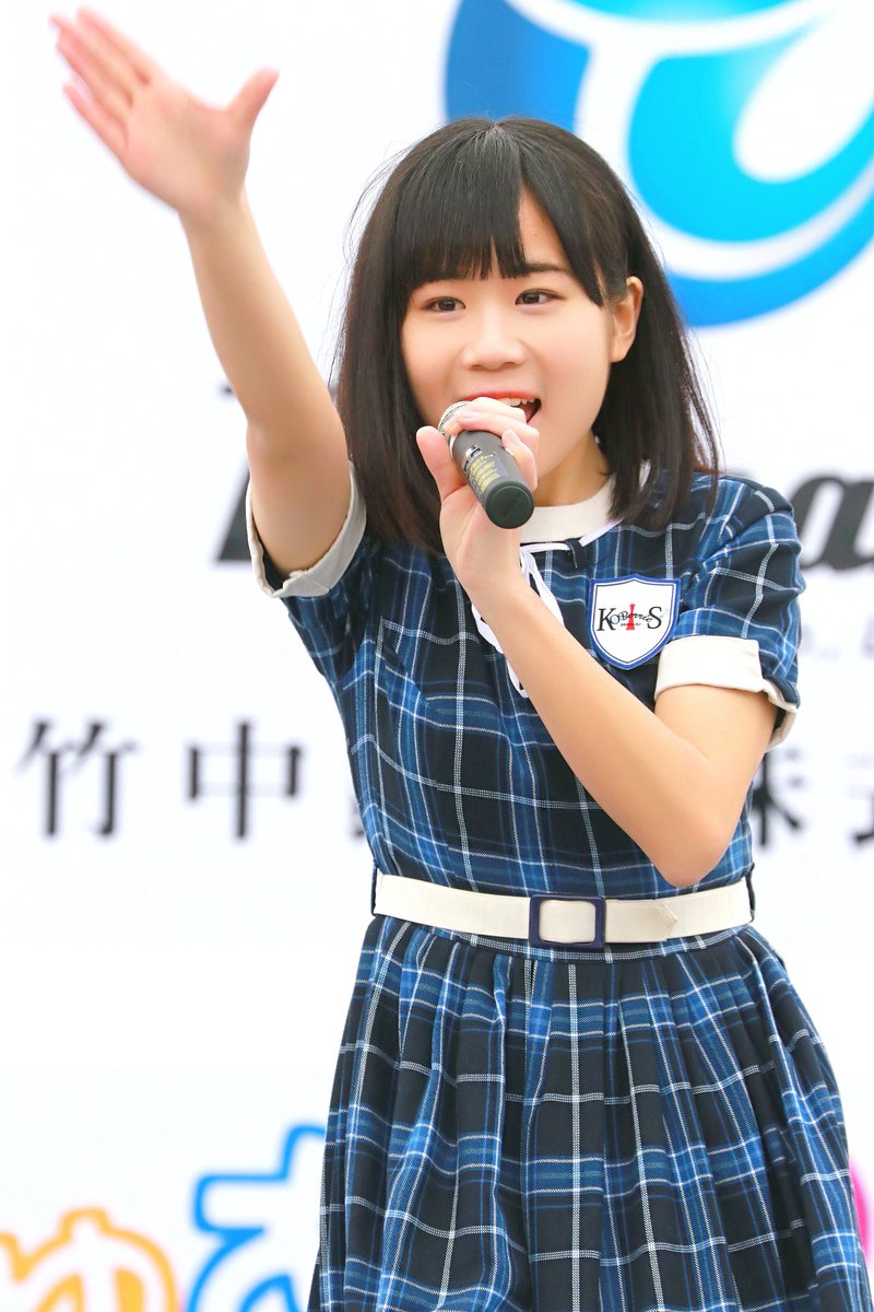 KOBerrieS ひめじSub かるフェスティバルアイドルステージKOBerrieS ♪ ゆり！端っこ組だけどいつでも中へと野望燃やして頑張ってますよ❗#KOBerrieS #小形優莉#ひめじsubかるフェスティバル https://t.co/6FmcPxSCMo