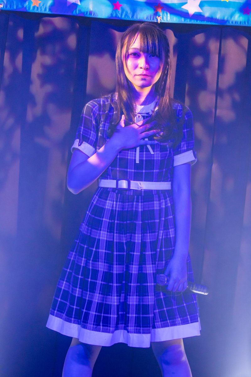 森島みなみ(みいな)の画像 KOBerrieS 2019/2/15 『KOBerrieS♪ Marine Party SP』岡野春香23th生誕祭@神戸煉瓦倉庫 K-wave 「オリオン」を中央で見たら、みいなの目線がビシバシくるし曲の世界観に引きずり込まれそうになるのでおすすめ。「はるるのダンスを見て覚えた」ていうエピソードが好きです。 #森島みなみ #みいな #Marineparty https://t.co/7mEGuM9SmI