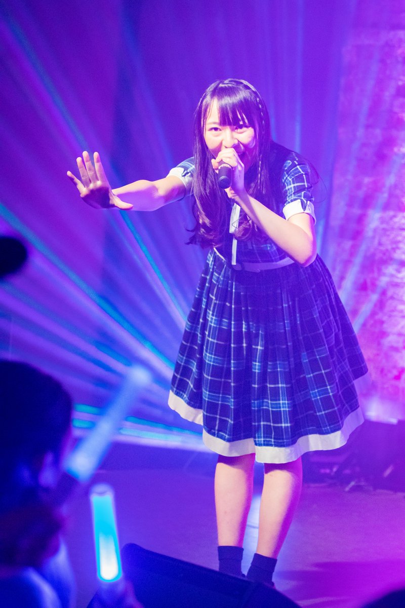 森島みなみ(みいな)の画像 KOBerrieS 2019/2/15 『KOBerrieS♪ Marine Party SP』岡野春香23th生誕祭@神戸煉瓦倉庫 K-wave 「オリオン」を中央で見たら、みいなの目線がビシバシくるし曲の世界観に引きずり込まれそうになるのでおすすめ。「はるるのダンスを見て覚えた」ていうエピソードが好きです。 #森島みなみ #みいな #Marineparty https://t.co/7mEGuM9SmI