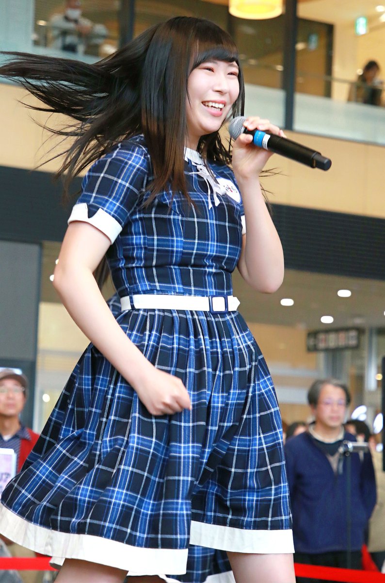 KOBerrieS 明石市民広場アイドルひな祭りKOBerrieS ♪ ライブまぁちゃん！#KOBerrieS #黒谷真琴#明石市民広場#アイドルひな祭りin明石 https://t.co/skfpm6scz0