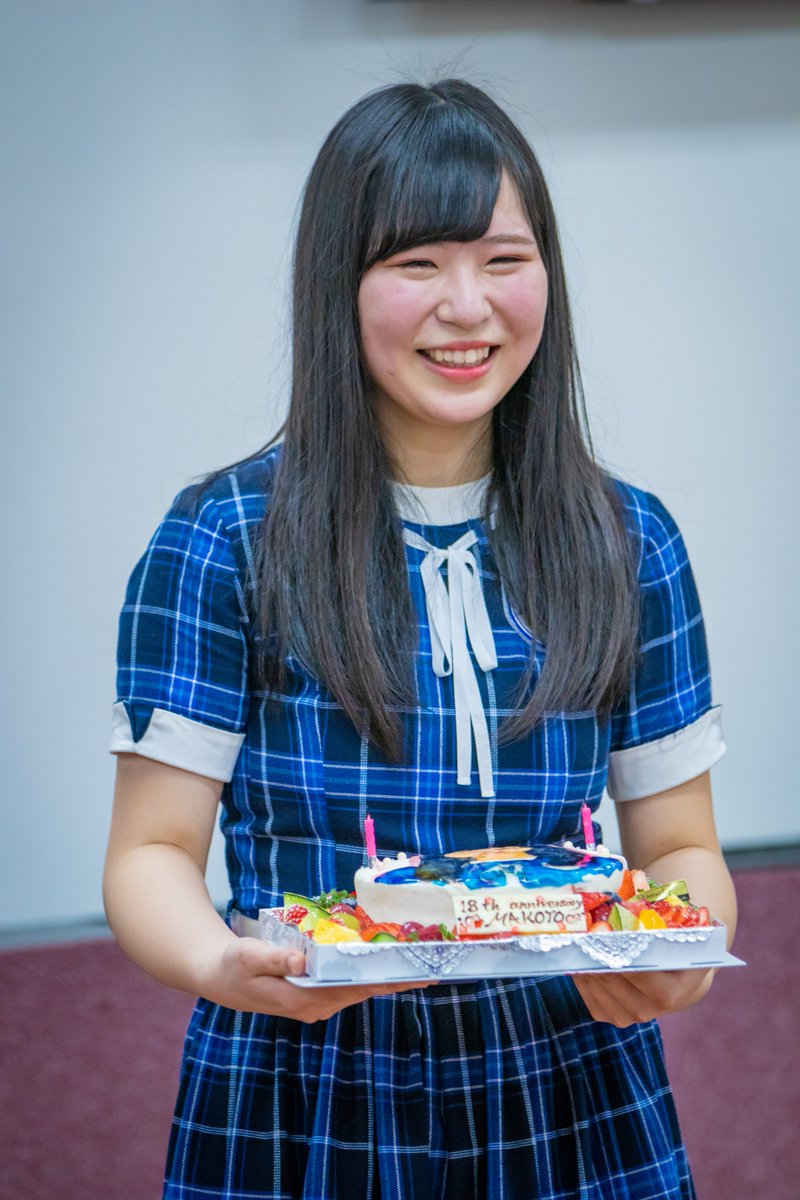 KOBerrieS 2019/3/6 黒谷真琴生誕祭@新長田歌居屋 KOBerrieS♪ エイティーンエモーション初めて聞きましたけど、振付がすてきで見入ってしまいました。18ってマジックワードよね。人生の中でもこの歳がもっとも輝く1年な気がする #黒谷真琴 #まぁちゃん その2 https://t.co/3Rt8DjZWeJ