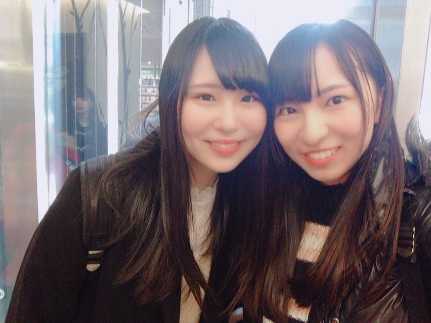 森島みなみ(みいな)の画像 KOBerrieS 日台友好感謝祭にお越し下さりありがとうございました😊✌️久しぶりの大阪！！屋台で台湾の食べ物とか飲み物とか珍しいものがいっぱいあった🤤 💕小籠包めちゃくちゃおいしかった♡爆走ロケハンターの皆様、イベントに出演させて頂きありがとうございます。#KOBerrieS https://t.co/6Ajvuea0yY