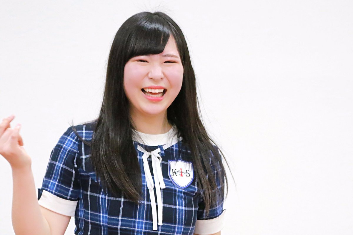 KOBerrieS 新長田歌居屋KOBerrieS ♪ 黒谷真琴生誕祭、ソロステージを楽しむまぁちゃんと見守るメンバー❗#KOBerrieS #黒谷真琴生誕祭 https://t.co/EZHwazEqTA