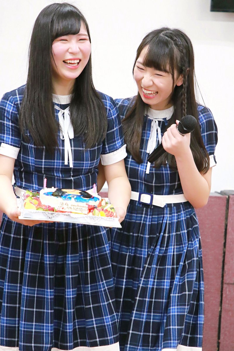 森島みなみ(みいな)の画像 KOBerrieS 新長田歌居屋KOBerrieS ♪ 黒谷真琴生誕祭ケーキ披露で同期のみいなちゃんもとびきりの笑顔❗#KOBerrieS #黒谷真琴生誕祭 https://t.co/b7i8y3tBee