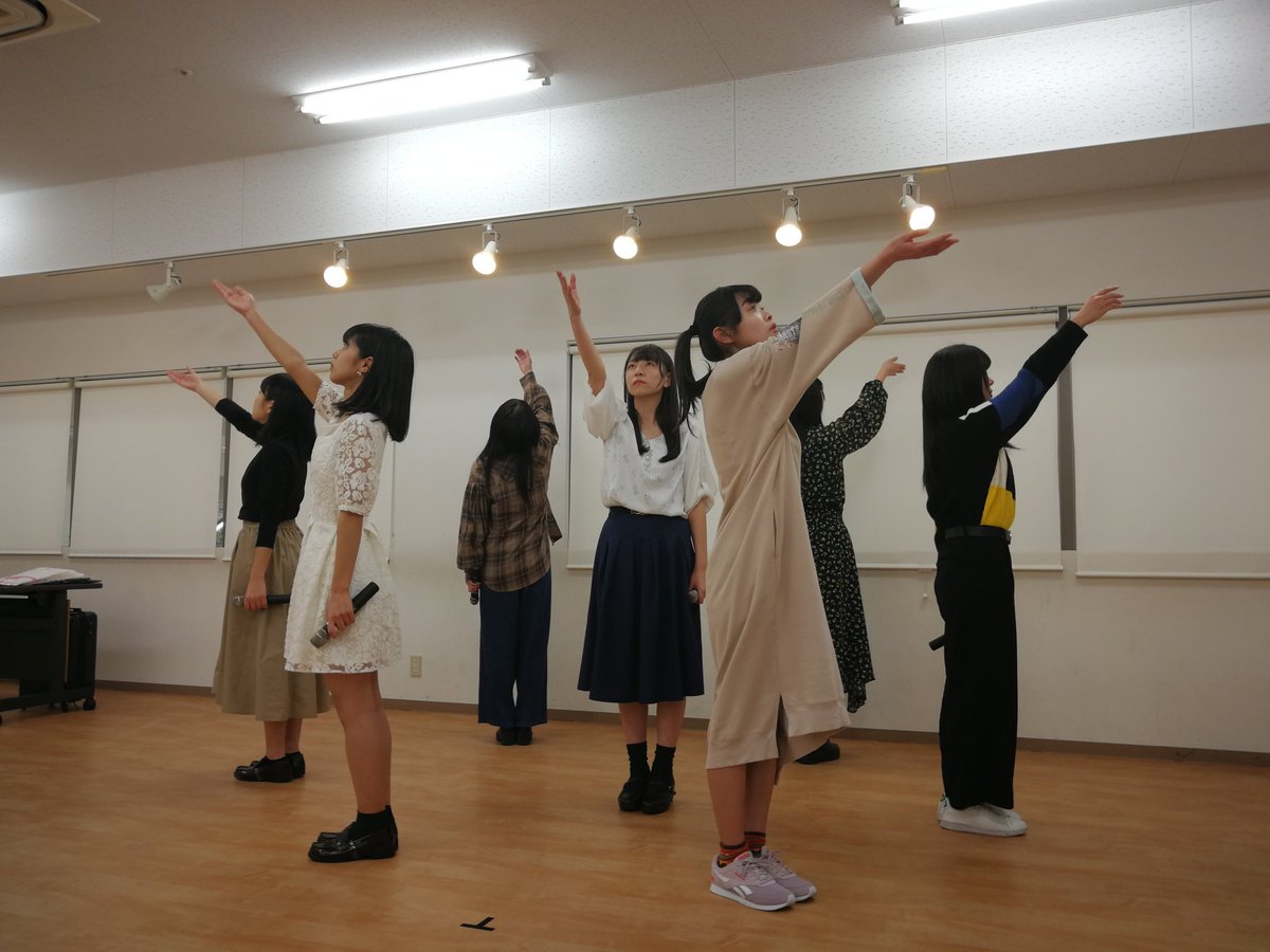 KOBerrieS KOBerrieS♪さん、私服ライブ終わりました！皆さん悩んだ後、普段着になったみたいです（笑）2部では、3人が衣装チェンジです、楽しみ～ https://t.co/4R9FbmpD1J