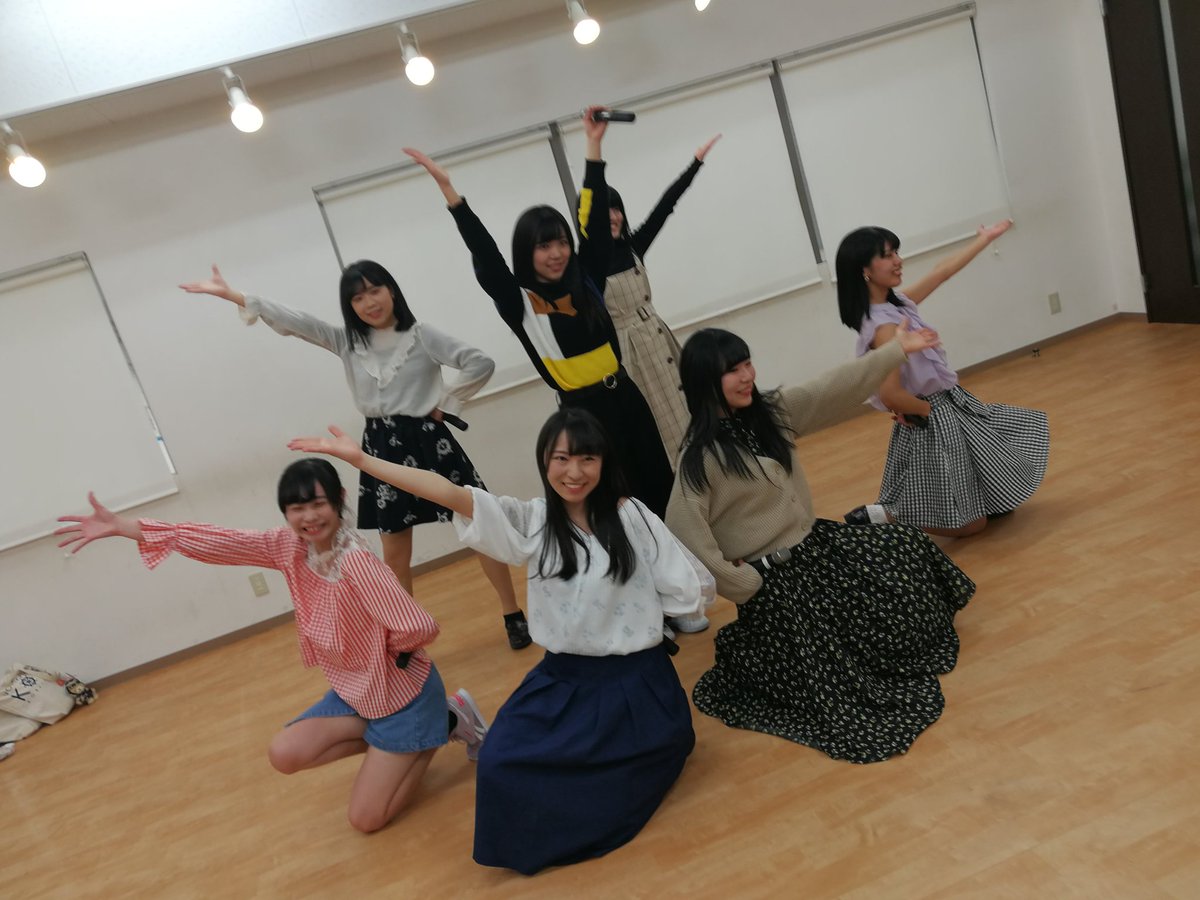 KOBerrieS KOBerrieS♪ 私服ライブ、2部終わり～ 今回も可愛いかったね(>∀<)さて、まこさや卒業まで後わずか。。。 https://t.co/bsHIE3XpfE