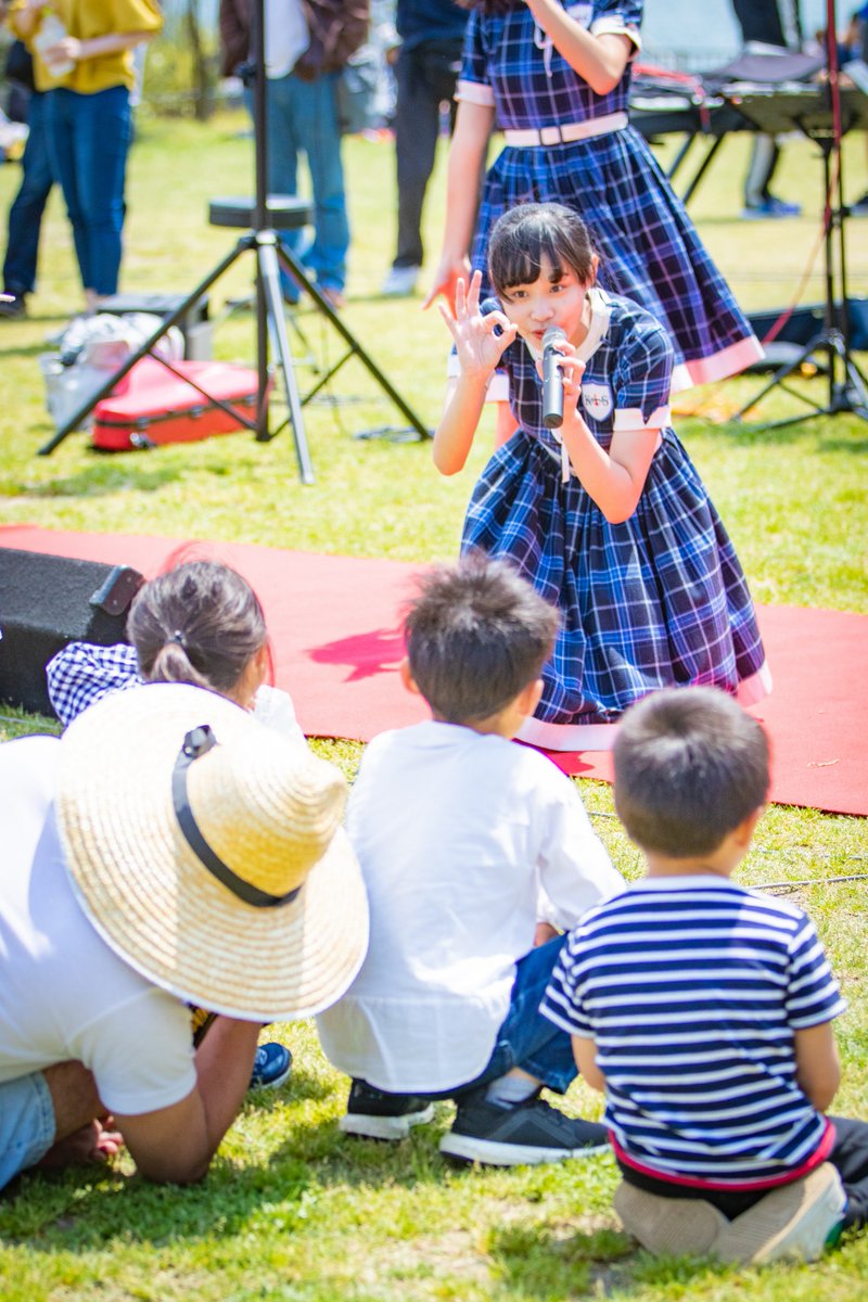 KOBerrieS 2019/5/6 シーサイドBeerテラス、環境省主催Re-Style Fes in神戸@舞子公園 KOBerrieS♪ 環境保護のこと、しっかりアピールしてましたね。小さい子にフレンドリーな笑顔を振りまいていたのが印象的でした。 #大出姫花 #ひめ https://t.co/O5m7FJK27F