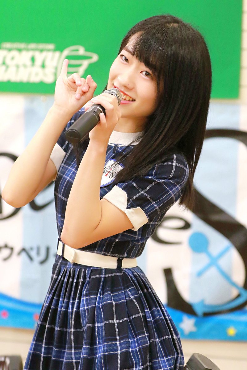 KOBerrieS 令和元年初日東急ハンズ三宮KOBerrieS ♪ ライブおりさ❗#KOBerrieS #花尾理彩#東急ハンズ三宮店 https://t.co/FO0uvgPxYP