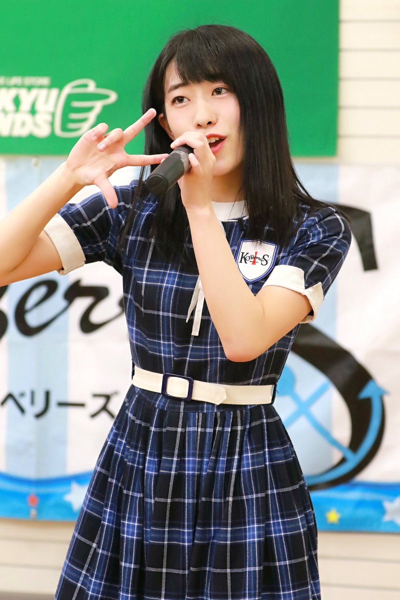 KOBerrieS 令和元年初日東急ハンズ三宮KOBerrieS ♪ ライブおりさ❗#KOBerrieS #花尾理彩#東急ハンズ三宮店 https://t.co/Q11nxkFmAi