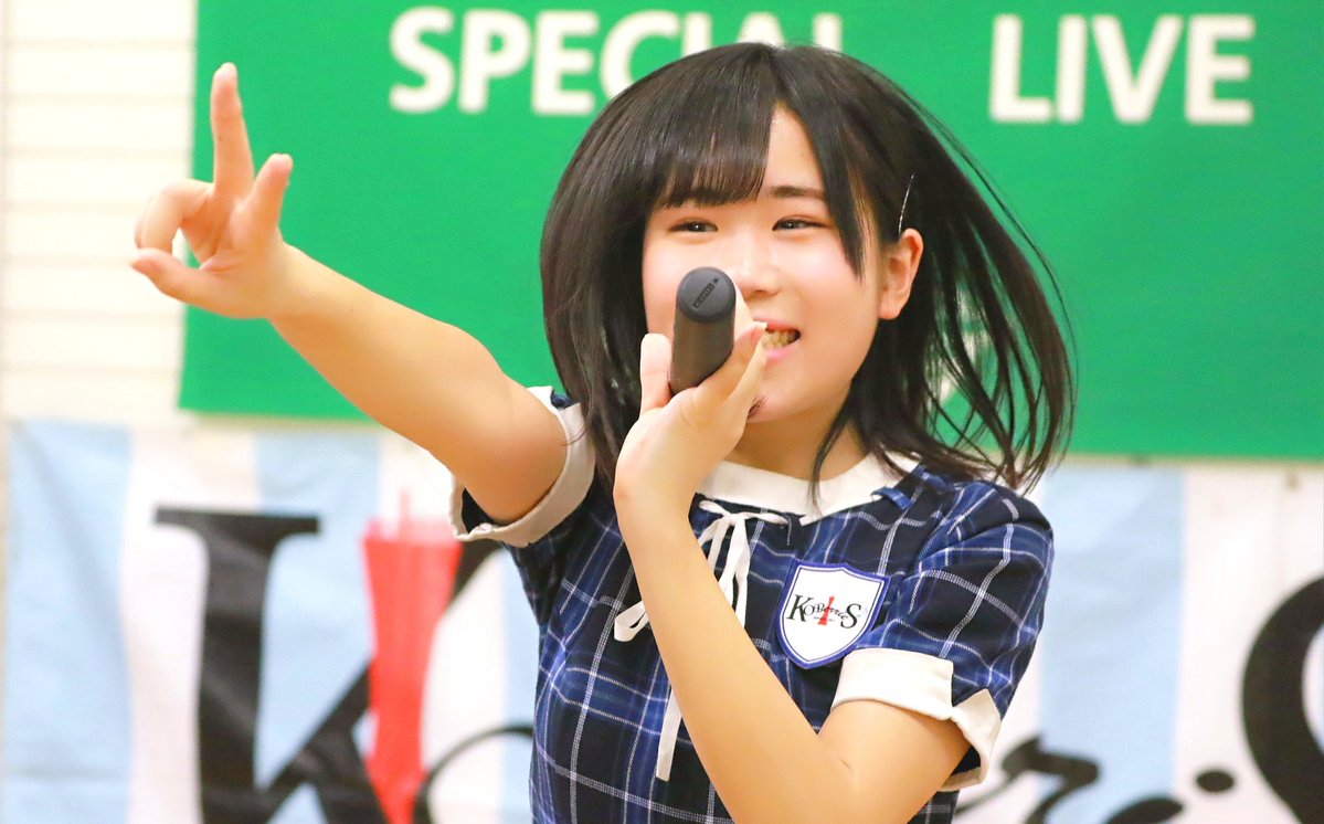 KOBerrieS 令和元年初日東急ハンズ三宮KOBerrieS ♪ ライブゆり❗#KOBerrieS #小形優莉#東急ハンズ三宮店 https://t.co/dJBGCwRRJr