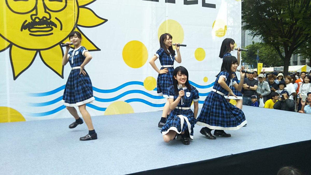 KOBerrieS KOBerrieS♪ 、おっ！サンステージでのライブ。２年連続トリを務め、最高に盛り上がりました！ステージ前にいるお客様さんもサイドにいるお客さんもみんな満面の笑顔で見ていました！見てる人を笑顔にしてくれる！それがKOBerrieS♪のライブ！#KOBerrieS #神戸まつり #神戸まつりサンテレビステージ https://t.co/LDi1u9vlOh