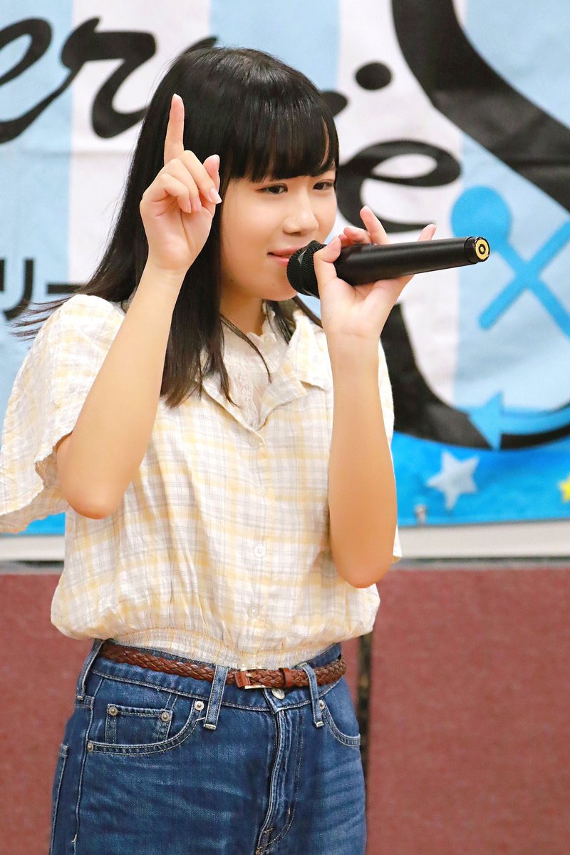 KOBerrieS KOBerrieS ♪りさゆり企画ライブ、りさちゃんとは違いほとんどレスくれないから困るのよね(笑)照れ屋さんなのかな⁉️#KOBerrieS #小形優莉 https://t.co/rrkPWYNuCn