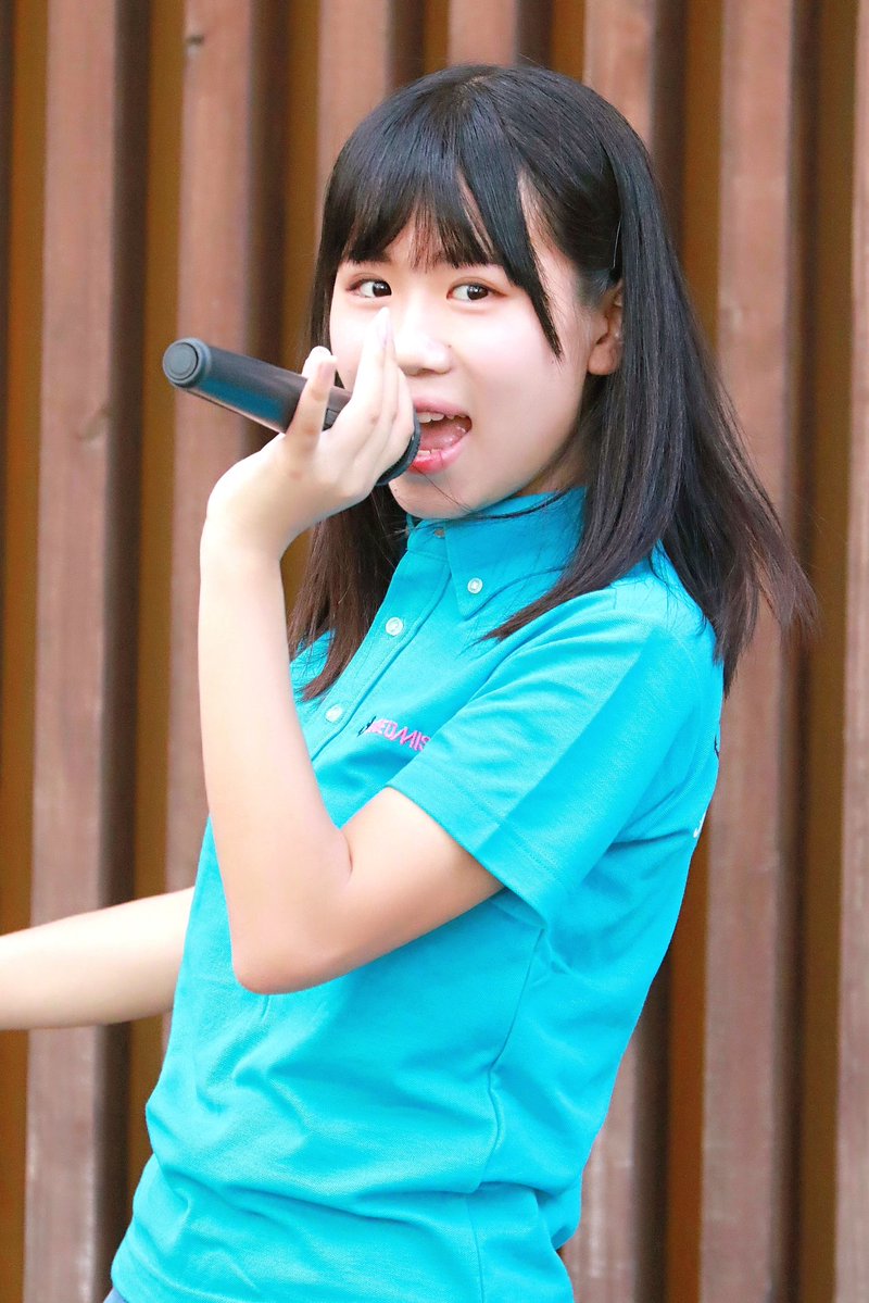 KOBerrieS 海の日、シーパル須磨ライブ&バーベキューKOBerrieS ♪ 「ゆり」❗いつも一生懸命全力投球のゆりちゃんだから決めポーズではよく目つぶってます(笑)#KOBerrieS #小形優莉#シーパル須磨 https://t.co/IQXF7mH5aB